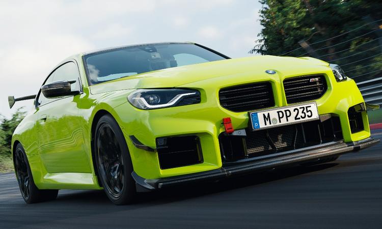 BMW M2 M Performance Kit Revealed: New Aero Package, Upgraded Suspension, Lighter Exhaust बीएमडब्ल्यू ने एम2 के लिए एक परफॉर्मेंस किट पेश की है, जिसमें कई एयरोडायनामिक एलिमेंट्स शामिल हैं.