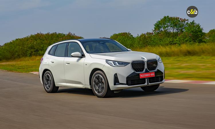 Record Sales For BMW India In Q1 2026, SUVs And Long Wheelbase Models Dominate
कंपनी ने 2026 की पहली तिमाही में 4,567 कारें बेचीं, जो 2025 की इसी अवधि की तुलना में 17% अधिक है.