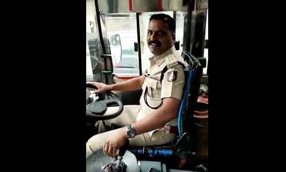 ड्राइवर के बीमार होने के बाद एसीपी ने बेंगलुरु में चलाई सरकारी बस, वीडियो वायरल ड्राइवर के बीमार होने के बाद एसीपी ने बेंगलुरु में चलाई सरकारी बस, वीडियो वायरल