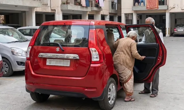 भारत में बुजुर्ग माता-पिता और सीनियर सिटिज़न्स के लिए ये हैं सबसे उपयोगी कारें अगर आप नई कार खरीदने की सोच रहे हैं और घर पर बुजुर्ग माता-पिता हैं, तो यहाँ कुछ ऐसे विकल्प दिए गए हैं जो बुजुर्गों के लिए सुविधाजनक हैं.