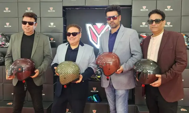 इग्नाइट ने भारत में कार्बन फाइबर सीरीज के नए हेलमेट लॉन्च किए, कीमतें रु.14,999 से शुरू नई हेलमेट सीरीज़ में कार्बन फ़ाइबर कम्पोज़िट शेल और केवलर रीइन्फ़ोर्समेंट है, और यह ISI और DOT स्टैंडर्ड्स को पूरा करती है.