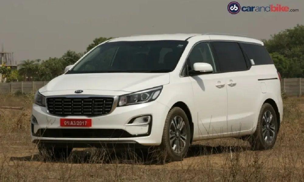 किआ कार्निवल एमपीवी की भारत में बिक्री हुई बंद किआ ने कार्निवल को 2020 में भारत में एक प्रीमियम एमपीवी के रूप में लॉन्च किया था. पिछले तीन वर्षों में लक्जरी एमपीवी को एक मामूली बदलाव मिला है. नौ सीटों तक की पेशकश करने वाले तीन ट्रिम्स में उपलब्ध, एमपीवी के बंद होने से पहले कीमत ₹31 लाख और ₹35.50 लाख (एक्स-शोरूम) के बीच थी.