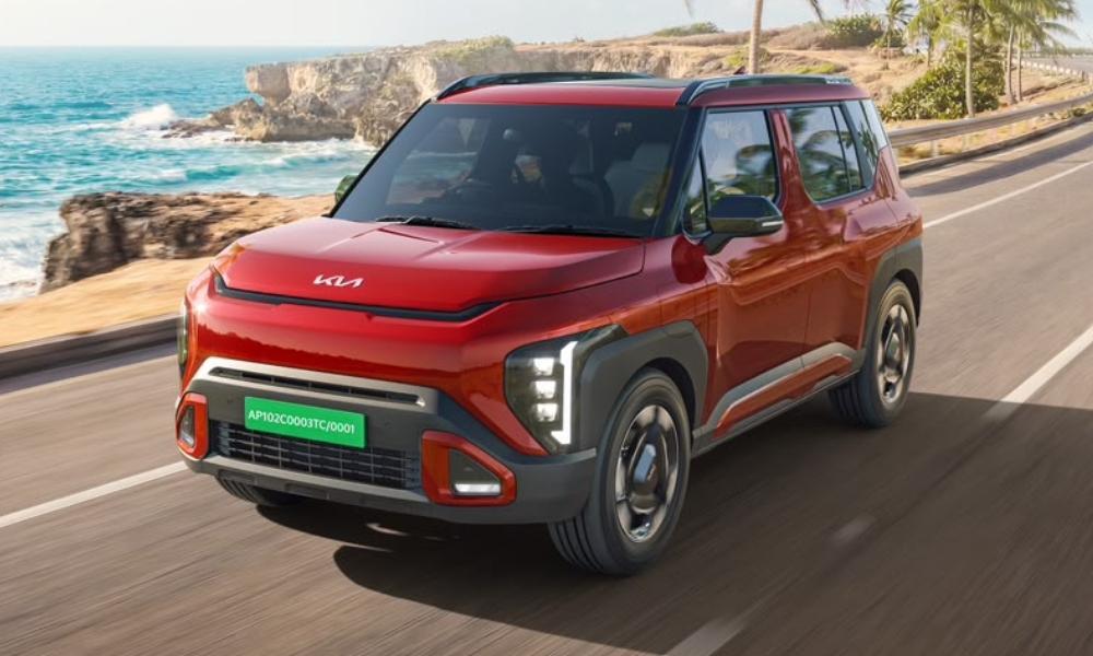 Kia Syros EV Unveiled: 169 BHP Motor, Up To 526 KM Range भारत के लिए किआ की तीसरी ईवी, बिक्री के लिए उपलब्ध सबसे पावरफ़ुल सब-4 मीटर पैसेंजर कार भी है; इसे दो बैटरी ऑप्शन के साथ पेश किया जाएगा.