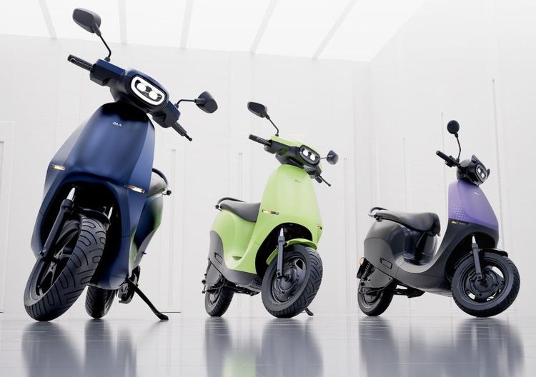 Ola Electric Slashes Prices Of S1 Scooter Lineup By Up To Rs 25,000 छूट फरवरी 2024 के अंत तक वैध हैं.