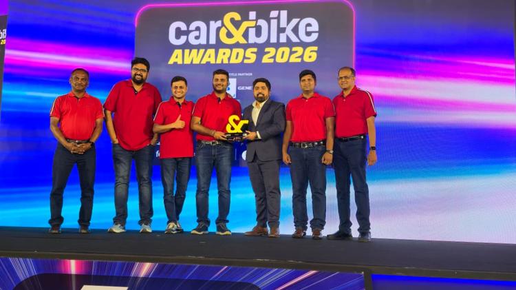 car&bike Awards 2026: TVS Ntorq 150 Bags Scooter Of The Year Award एनटॉर्क रेंज में एक नए 150 सीसी स्कूटर को शामिल करने से कई उम्मीदें जगी थीं - और टीवीएस ने न केवल उन उम्मीदों को पूरा किया है, बल्कि इस सेगमेंट के लिए नए मानक भी स्थापित किए हैं.