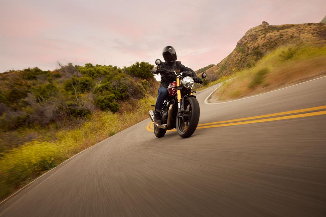 Triumph Speed 400 Launched In India; Prices Begin At Rs. 2.23 Lakh एंट्री-लेवल और सबसे किफायती ट्रायम्फ रोडस्टर और स्क्रैम्बलर मोटरसाइकिलें बजाज ऑटो के साथ साझेदारी के तहत भारत में बनाई गई हैं