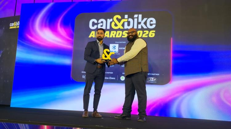 car&bike Awards 2026: Hyundai Creta Electric Wins Urban Electric SUV Of The Year ह्यून्दे इंडिया की फिलहाल एकमात्र मास-मार्केट ईवी खुद को एक ऐसी डेली ड्राइवर कार के रूप में साबित करती है जो हर काम कर सकती है - यह एक सराहनीय गुण है जो इसे अवॉर्ड जीतने में मदद करता है.