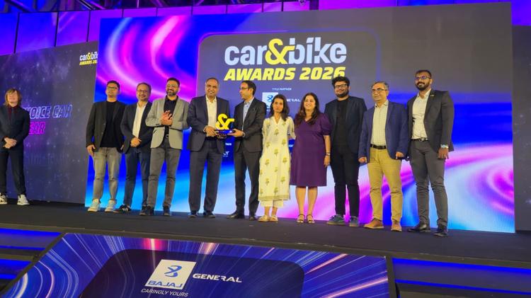 car&bike Awards 2026: Tata Sierra Wins Viewers' Choice Car of the Year टाटा सिएरा ने कार एंड बाइक अवार्ड्स 2026 में व्यूअर्स चॉइस ऑफ द ईयर का पुरस्कार जीता, जो एक प्रतिष्ठित भारतीय एसयूवी की वापसी का जश्न मनाता है जिसने युवा और बुजुर्ग दोनों की यादों को ताजा कर दिया है.