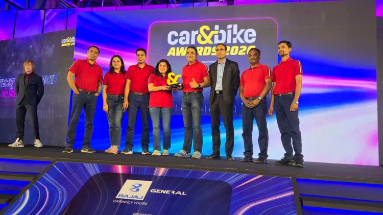 car&bike Awards 2026: TVS Apache RTX is Viewers' Choice Bike Of The Year यह एक ऐसा अवॉर्ड है जिसका निर्णय ऑटोमोबाइल के शौकीन लोगों द्वारा किया जाता है, और अंतिम विजेता का चयन स्वयं लोगों द्वारा किया जाता है.