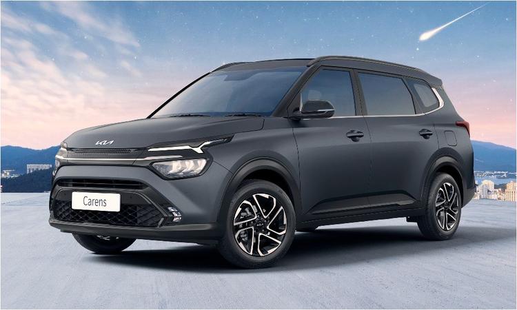 Kia Carens MPV Crosses 2 Lakh Sales Milestone In India कारेंज की 2 लाख बिक्री का आंकड़ा भारत में एमपीवी के लॉन्च के लगभग 3 साल बाद आया है.
