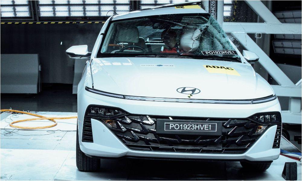 Hyundai Verna Secures Five-Star Rating In Global NCAP Crash Tests एडल्ट और बच्चों दोनों की सुरक्षा के लिए उच्च अंक प्राप्त करते हुए, वर्ना 5 स्टार्स एनकैप रेटिंग प्राप्त करने वाली पहली ह्यून्दे बन गई है.
