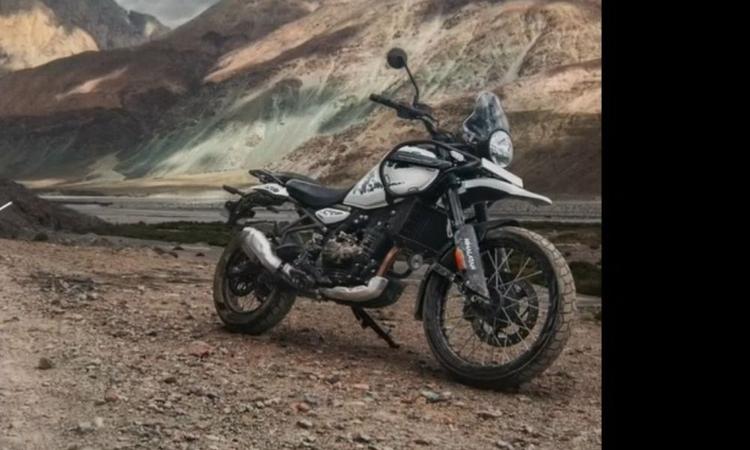 Royal Enfield Himalayan 452 Revealed On Social Media सोशल मीडिया पर साझा की गई छोटी वीडियो अज्ञात हिमालयन 452 की पहली आधिकारिक डिजाइन दिखाती हैं.