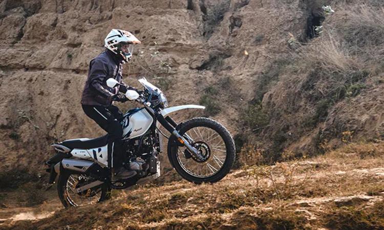 Two-Wheeler Sales October 2023: Hero Motocorp Registers 26% Growth, Sells 5.74 Lakh Units कंपनी ने 574,930 वाहन बेचे, जो पिछले वित्तीय वर्ष की समान अवधि की तुलना में 26 प्रतिशत की पर्याप्त वृद्धि दिखाता है.