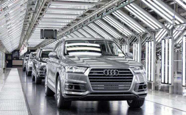 Audi India To Hike Prices From January 2024 बढ़ती इनपुट लागत के कारण कीमतें 2 प्रतिशत तक बढ़ जाएंगी. कंपनी का कहना है कि उनकी कोशिश है कीमत वृद्धि का ज्यादा असर ग्राहकों पर न पड़े.
