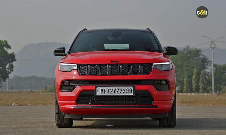 Second-Gen Jeep Compass To Debut In 2027 दूसरी पीढ़ी की जीप कंपस ब्रांड के नए मॉडल लाइनअप के हिस्से के रूप में नई रेनेगेड ईवी और एक अनाम "मुख्य" एसयूवी के साथ आएगी.