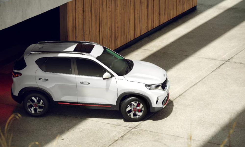 Carandbike अवार्ड्स 2023: किआ कारेंज ने फैमिली कार ऑफ द ईयर जीता भारतीय बाजार के लिए किआ के चौथे मॉडल कारेंज ने मर्सिडीज-बेंज जीएलबी और टोयोटा इनोवा हाइक्रॉस को फैमिली कार का खिताब जीतने के लिए मात दी.