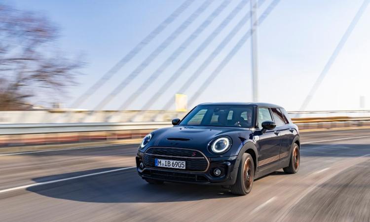 Mini Launches Clubman 'Final Edition' Globally जिस वर्ष इसे पहली बार लॉन्च किया गया था, उस वर्ष को मनाने के लिए कार केवल 1969 इकाइयों तक सीमित है.
