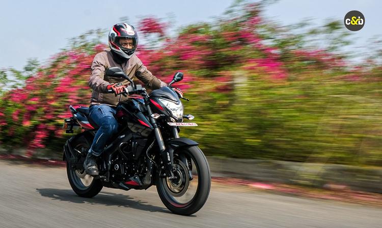 2023 Bajaj Pulsar NS200: What Has Changed? बजाज पल्सर NS200 को एक दशक में पहला महत्वपूर्ण बदलाव मिला है. बदली हुई पल्सर NS200 में नया क्या है, इस पर एक नज़र डालते हैं.