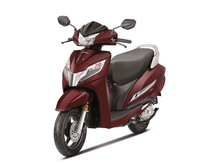 2023 Honda Activa 125 Launched In India; Prices Start At Rs. 78,920 होंडा मोटरसाइकिल एंड स्कूटर इंडिया ने 2023 एक्टिवा 125 लॉन्च किया है, जो नए प्रदूषण नियमों का पालन करता है और होंडा की स्मार्ट चाबी के साथ आता है.