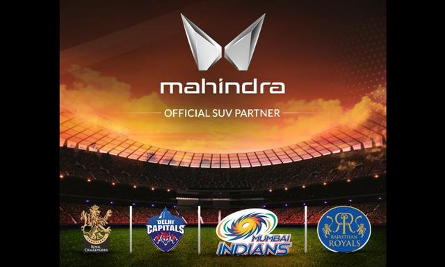 महिंद्रा चार टाटा आईपीएल टी20 लीग टीमों - रॉयल चैलेंजर्स बैंगलोर, दिल्ली कैपिटल्स, मुंबई इंडियंस और राजस्थान रॉयल्स के साथ जुड़ा है.