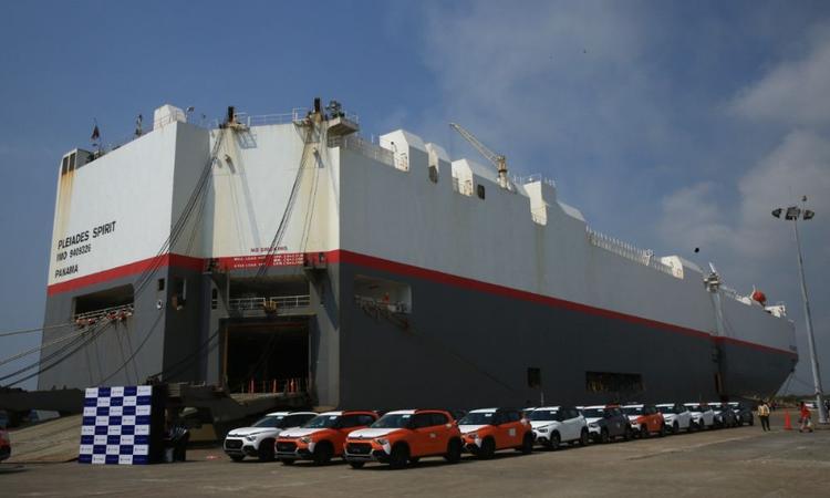 Citroen Commences Exports Of C3 Hatchback From Kamarajar Port C3 हैचबैक भारत में कंपनी द्वारा पूरी तरह से बनाए जाने वाली पहली कार है.