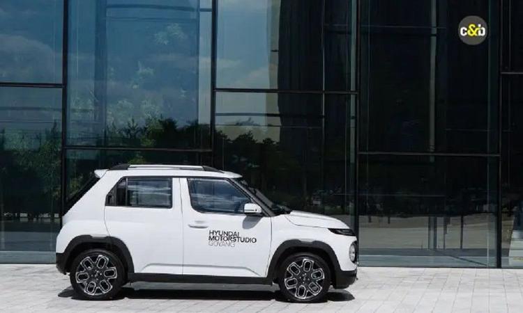 Hyundai India Confirms New SUV Coming Soon; Likely To Be A Tata Punch Rival कंपनी ने एसयूवी के बारे में बहुत कुछ नहीं बताया है, हमारा मानना है कि आने वाला मॉडल एक माइक्रो-एसयूवी होगी जो टाटा पंच और सिट्रोएन सी3 को टक्कर देगी.