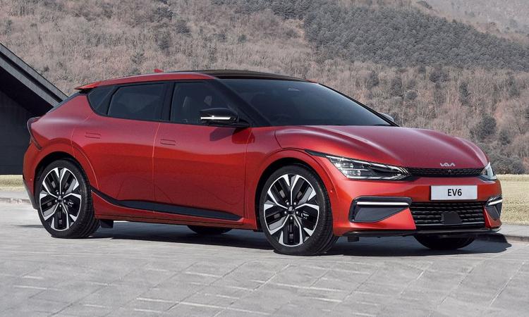 Kia EV6 To Now Be Available At 60 Outlets Across 44 Cities in India; Bookings Reopen On April 15 जून 2022 में लॉन्च की गई, किआ ईवी6 को शुरू में भारत के 12 शहरों में केवल 15 किआ आउटलेट्स के माध्यम से बेचा गया था, लेकिन इसकी 400 से अधिक कारों की डिलीवरी के साथ मजबूत मांग देखी गई है.