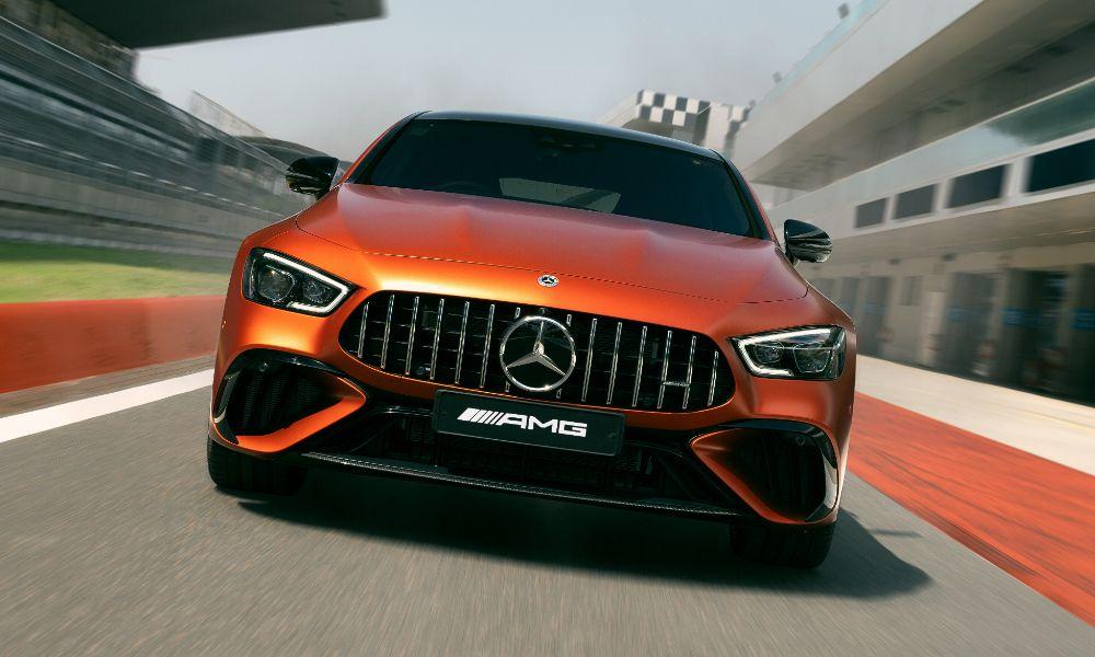 मर्सिडीज-एएमजी GT 63 SE परफॉर्मेंस 4-डोर कूपे भारत में हुई लॉन्च, कीमत Rs. 3.30 करोड़ से शुरू मर्सिडीज-एएमजी GT 63 SE परफॉर्मेंस 4-डोर कूपे भारत में हुई लॉन्च, कीमत Rs. 3.30 करोड़ से शुरू