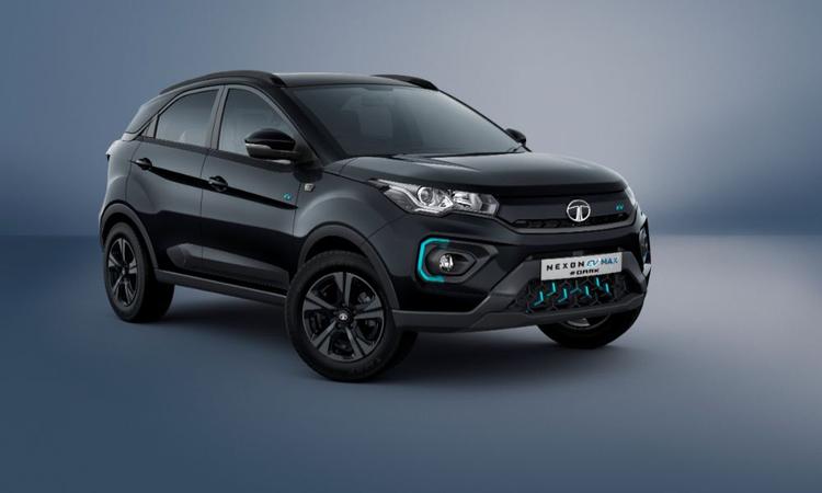 Tata Nexon EV Max #Dark Edition Launched; Prices Start At Rs. 19.04 Lakh टाटा नेक्सॉन ईवी मैक्स डार्क को मिडनाइट ब्लैक रंग मिलता है और अलॉय व्हील चारकोल ग्रे में दिये गए हैं. ह्यूमैनिटी लाइन साटन ब्लैक में दी गई है और फ्रंट फेंडर पर #डार्क है.