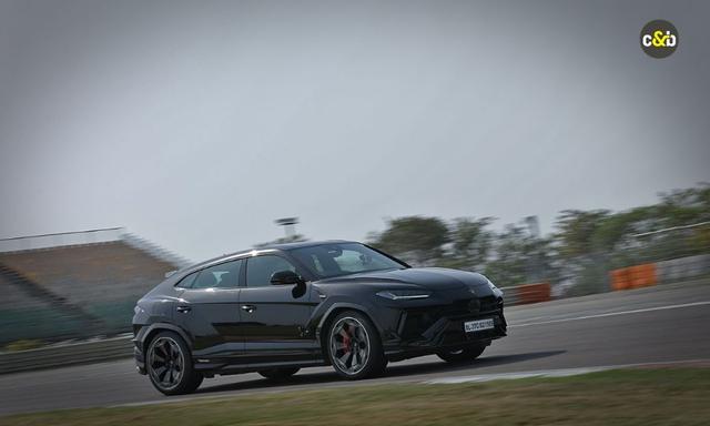 Carandbike अवार्ड्स 2023: परफॉर्मेंस कार ऑफ द ईयर का अवॉर्ड लेमॉबोर्गिनी उरुस Performante को मिला लैम्बॉर्गिनी उरुस Performante को निश्चित रूप से पुरस्कार जीतने के लिए बीएमडब्ल्यू M340i एक्सड्राइव से कड़ी टक्कर मिली थी.