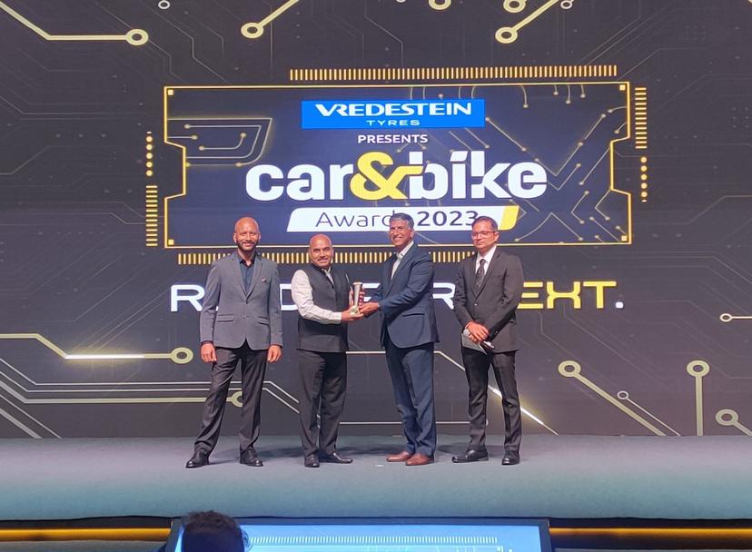 carandbike अवार्ड्स 2023: टोयोटा इनोवा हाइक्रॉस ने जीता सबसे प्रतिष्ठित कार ऑफ़ द ईयर अवॉर्ड  carandbike अवार्ड्स 2023: टोयोटा इनोवा हाइक्रॉस ने जीता सबसे प्रतिष्ठित कार ऑफ़ द ईयर अवॉर्ड