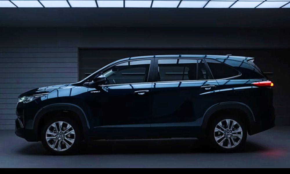 मारुति सुजुकी जल्द ही इनोवा हाइक्रॉस पर आधारित हाइब्रिड एमपीवी लॉन्च करेगा मारुति सुजुकी के यात्री वाहन पोर्टफोलियो में प्रमुख मॉडल बनने के लिए तैयार नई एमपीवी को कर्नाटक के बिदादी में टोयोटा के प्लांट में निर्मित किया जाएगा.