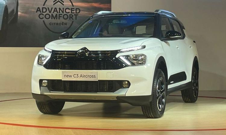 Citroen C3 Aircross SUV Debuts With 5- And 7-Seat Options; Launch In H2 2023 सिट्रॉएन की नई कॉम्पैक्ट SUV को दो सीटिंग कॉन्फ़िगरेशन और टर्बो-पेट्रोल इंजन के साथ पेश की जाएगी.