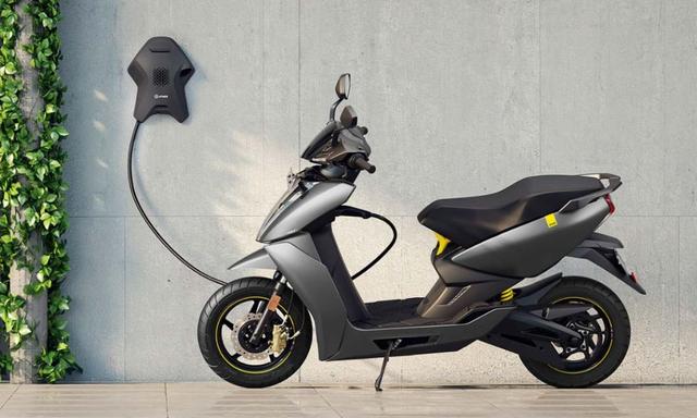 The 700-watt ‘Dot’ charger will be offered as an option to buyers of the entry-level 450X electric scooter for an added cost.