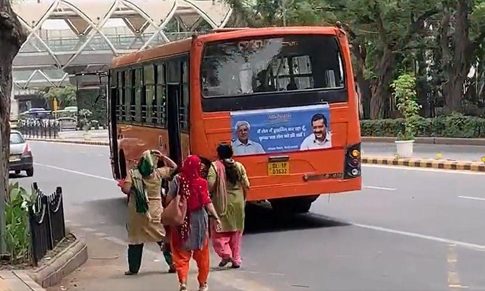 Action Taken Against Delhi Bus Driver For Not Stopping Bus For Women दिल्ली सरकार द्वारा महिलाओं के लिए मुफ्त बस सेवा दी गई है, लेकिन हाल ही में कई ऐसे मामले सामने आ रहे हैं, जिनमें महिलाओं के लिए बस फ्री होने की वजह से ड्राइवर बस उनके लिए बिना रोके निकलते नज़र आए हैं.