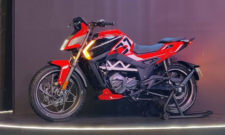 Matter Aera Electric Motorcycle Prices Hiked By Rs 30,000 As FAME-II Subsidy Drops इलेक्ट्रिक दोपहिया वाहनों के लिए FAME-II सब्सिडी में कमी के साथ मैटर ऐरा 5000 की कीमत 6 जून से ₹1.74 लाख से शुरू होगी.