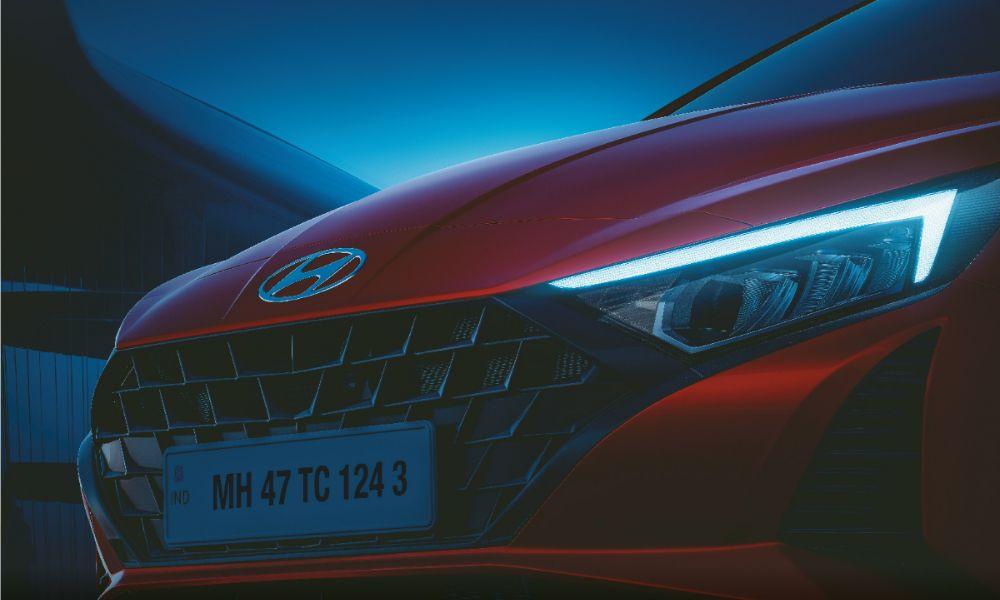 Hyundai i20 Facelift Teased Ahead Of India Launch नई i20 को इस साल की शुरुआत में मामूली बदलावों के साथ अंतरराष्ट्रीय स्तर पर लॉन्च किया गया था.