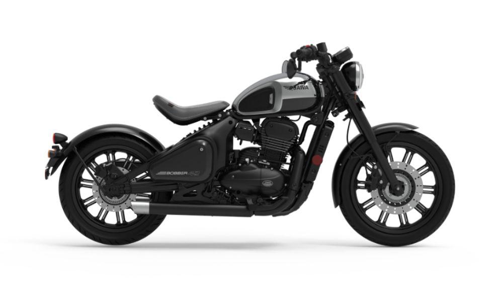 मोटरसाइकिल का यह मॉडल बिल्कुल नए रंग में तैयार किया गया है और यह जावा 42 बॉबर का सबसे महंगा मॉडल भी है