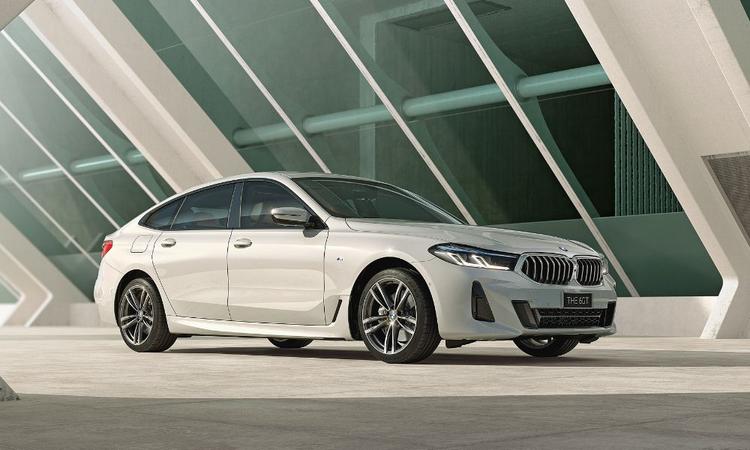 BMW 6 Series Gran Turismo M Sport Signature Edition Launched In India इस सीमित एडिशन की कीमत ₹75.9 लाख (एक्स-शोरूम) है और इसे केवल बीएमडब्ल्यू ऑनलाइन शॉप के माध्यम से बुक किया जा सकता है.