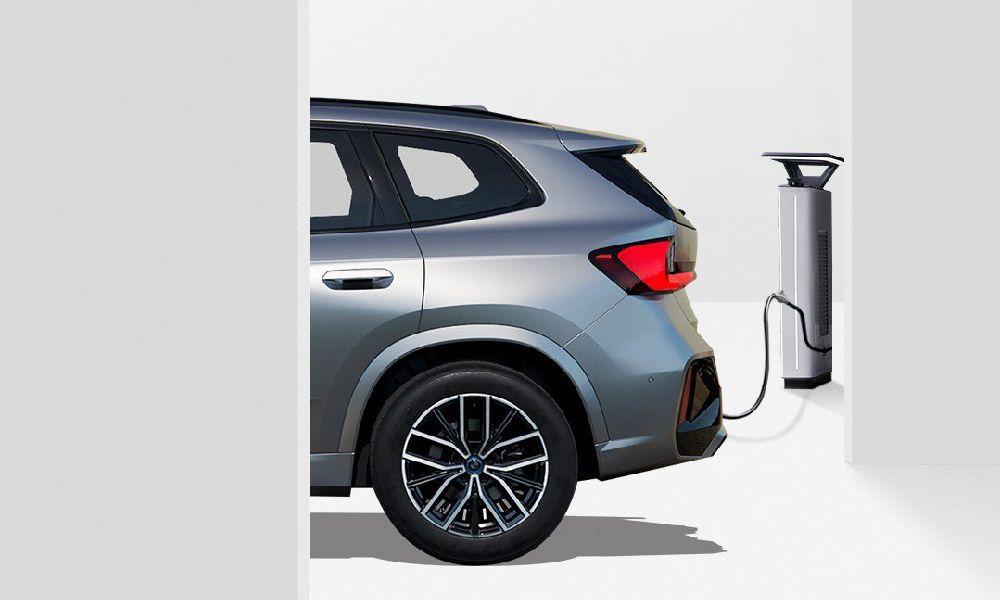 BMW iX1 अगले कुछ हफ्तों में भारत में लॉन्च होगी.