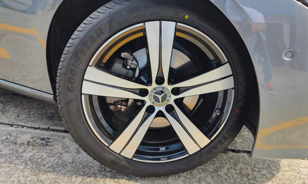 Goodyear Launches New Assurance MaxGuard Tyres In India कॉम्पैक्ट और मध्यम आकार के सेगमेंट पर लक्षित, नई मैक्सगार्ड रेंज गीली सड़क की स्थिति में अधिक स्थायित्व और पकड़ देने का दावा करती है.