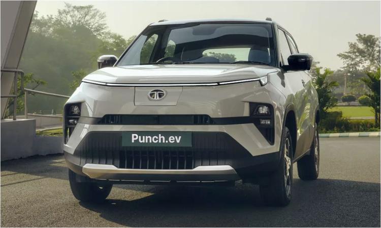Tata Punch EV Unveiled: Debuts 'Acti.ev' Platform; Two Range Options On Offer टाटा के नए समर्पित 'एक्टी.ईवी' आर्किटेक्चर के आधार पर, पंच ईवी पोर्टफोलियो में नेक्सॉन ईवी के नीचे स्थान पर अपनी जगह बनाएगी.