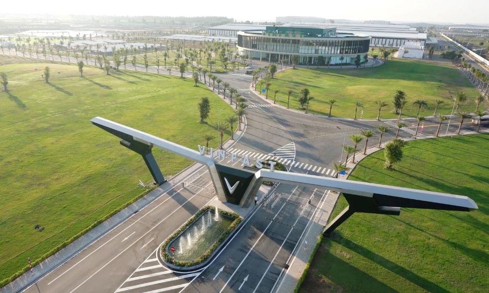 वियतनाम की इलेक्ट्रिक वाहन कंपनी विनफ़ास्ट ने भारत में नए प्लांट की शुरुआत की नए प्लांट सुविधा की सालाना क्षमता 150,000 वाहनों की होगी और इससे स्थानीय स्तर पर 3,000-3,500 रोजगार के अवसर पैदा होने की उम्मीद है.