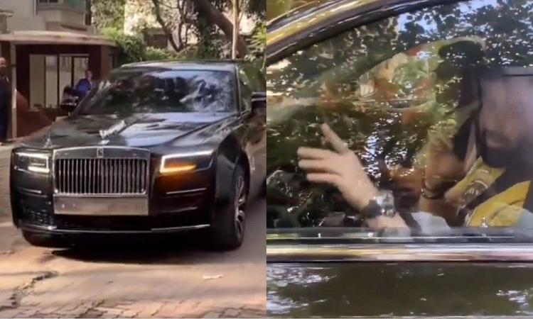 Actor Emraan Hashmi Spotted In His New Rolls-Royce Ghost Black Badge रोल्स-रॉयस घोस्ट ब्लैक बैज लक्जरी सैलून में अधिक ताकत और दम लाती है और इसकी कीमत ₹12 करोड़ से अधिक है.