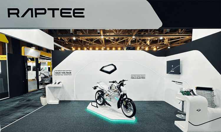 Raptee Energy Showcases Electric Motorcycle Concept With 150 Km Range, Transparent Panels रैप्टी की पहली इलेक्ट्रिक मोटरसाइकिल को चेन्नई में ग्लोबल इन्वेस्टर्स मीट में पेश किया गया और इसे इस साल अप्रैल में लॉन्च किया जाएगा.