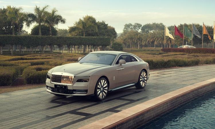 Rolls Royce Spectre Launched In India; Base Price At Rs 7.5 Crore स्पेक्टर एक दो दरवाजे वाली, चार सीटर कूपे है, जिसने फैंटम कूपे की जगह ली है ऐसा माना जाता है.