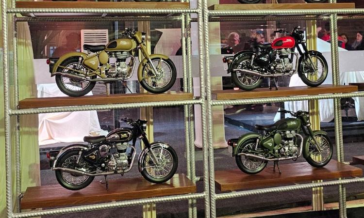 Royal Enfield Classic 500 1:3 Scale Model Priced At Rs 94,990 स्केल मॉडल हाथ से बनें हैं और केवल सीमित संख्या में बिक्री के लिए पेश किए जाएंगे.