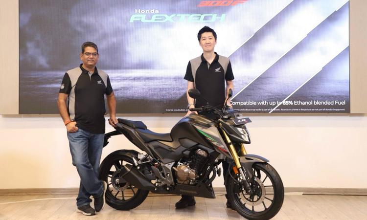 Honda CB300F FlexTech Launched In India At Rs 1.70 Lakh; Can Run On 85% Ethanol होंडा CB300F का फ्लेक्स-फ्यूल मॉडल 85 प्रतिशत तक इथेनॉल के साथ इथेनॉल-गैसोलीन मिश्रण पर चल सकता है.