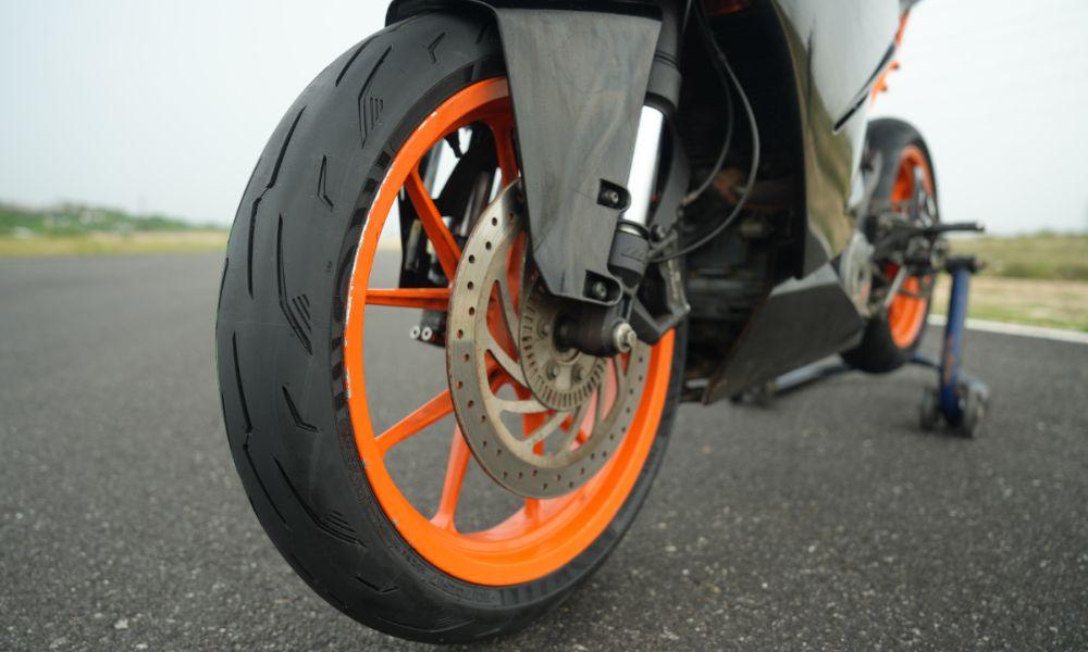 Reise TraceRad Radial Tyres Launched In India ये टायर केटीएम 390 ड्यूक, केटीएम आरसी 390, सुजुकी जिक्सर 250, टीवीएस अपाचे आरआर 310 और अप्रिलिया आरएस457 जैसी मोटरसाइकिलों के लिए आदर्श हैं.