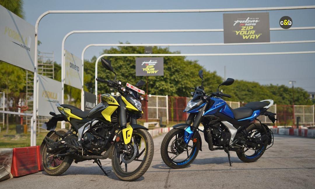 Bajaj Pulsar N125: In Pictures पल्सर N125 की कीमत रु.94,907(एक्स-शोरूम) से शुरू होती है. यहां नई पल्सर मॉडल के कुछ तस्वीरें दिखाई गई हैं.